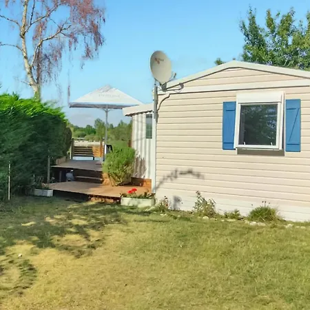 Pet Friendly Home In Sainte-Gemme Sainte-Gemme (Charente-Maritime)